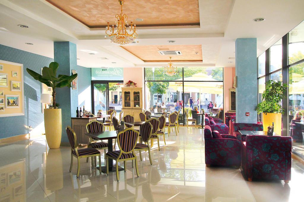 A Hoteli - Hotel Sloboda Шабац Экстерьер фото
