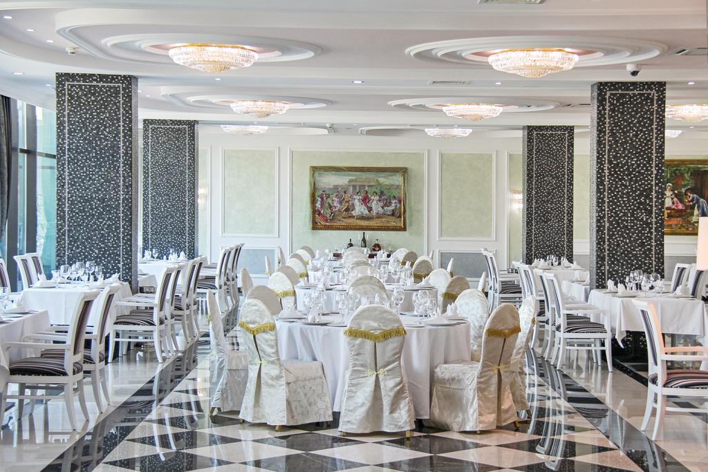 A Hoteli - Hotel Sloboda Шабац Экстерьер фото